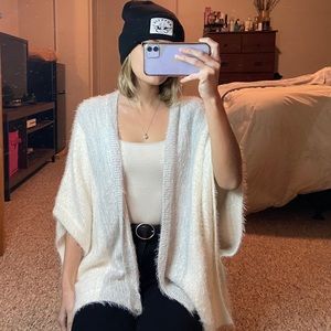 ✨ NWT BB Dakota Eyelash Cardigan ✨